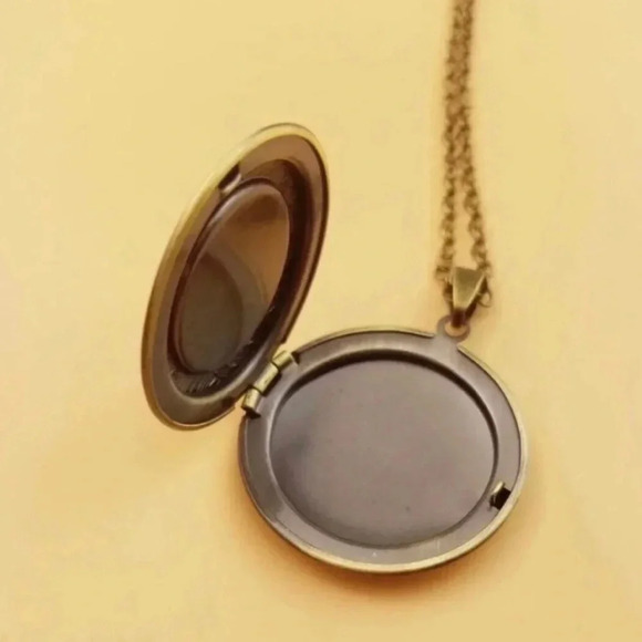 𝅺frog & Fairy Photo Locket Long Necklace. New - Picture 7 of 9